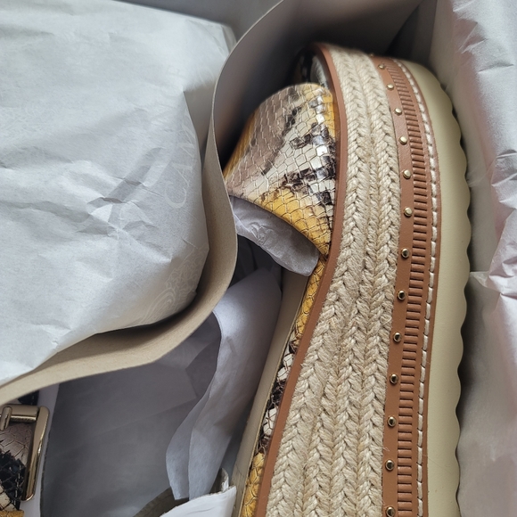 SOLD - VINCE CAMUTO Leather Wedge Summer Sandal Ladies 7.5 - Picture 6 of 16